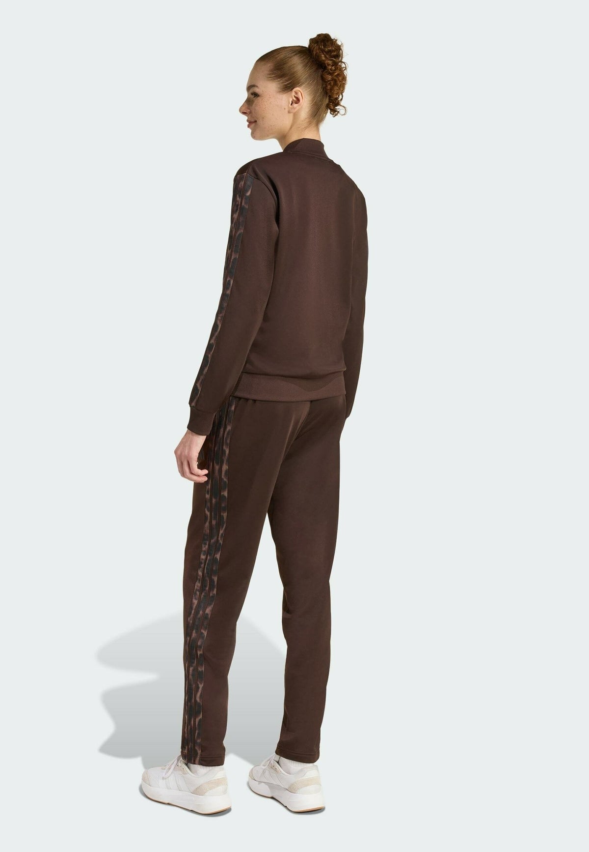 adidas Sportswear Set – Survêtement Femme – aurora coffee   multicolor/marron