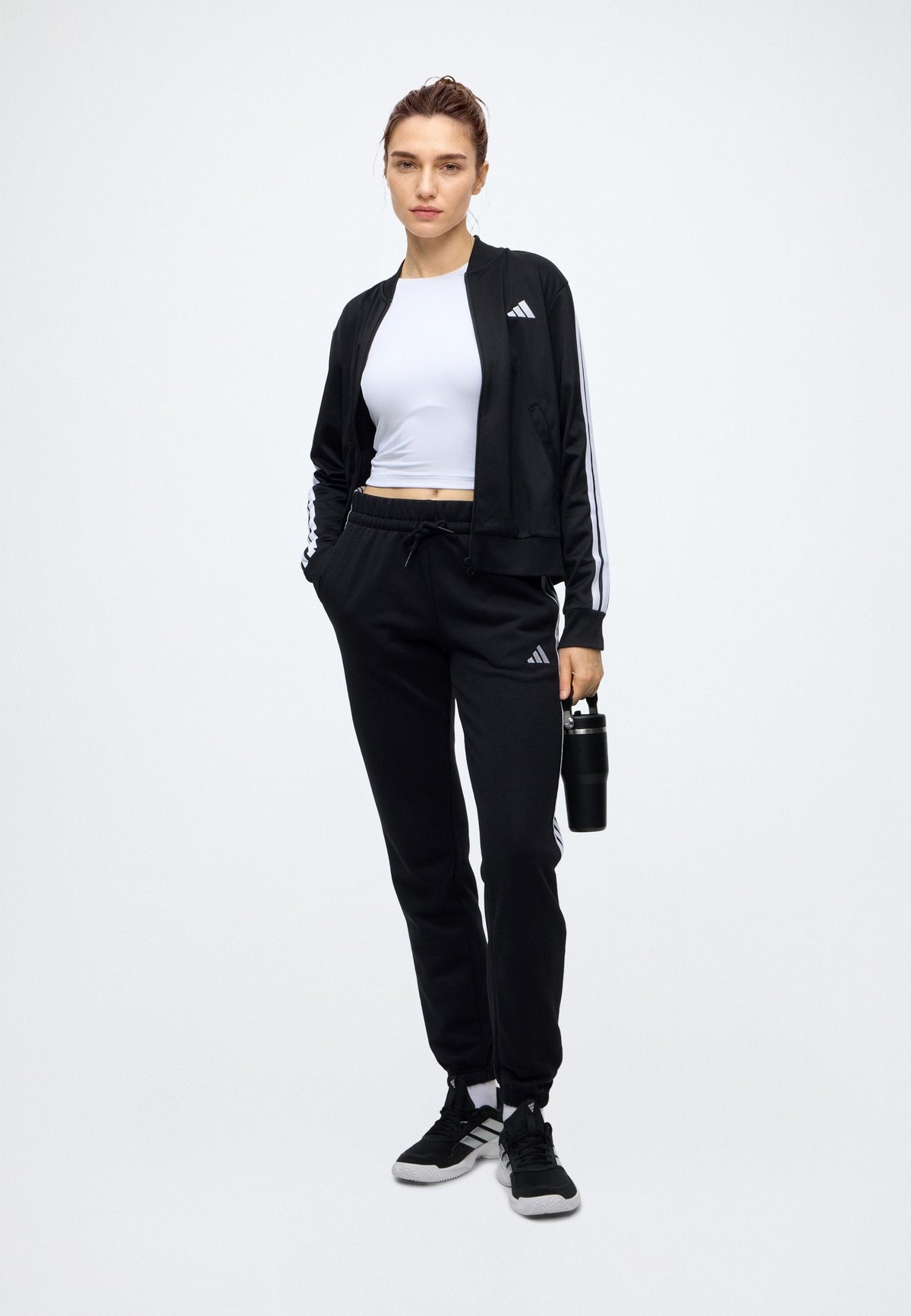 adidas Sportswear Essentials 3 Stripes Cuffed Pants – Pantalon de survêtement Femme – black/white/noir