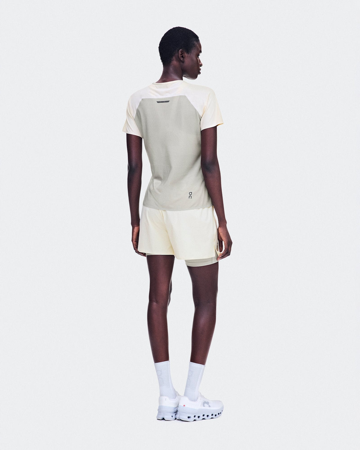  Performance-T femme - Hare | Brume