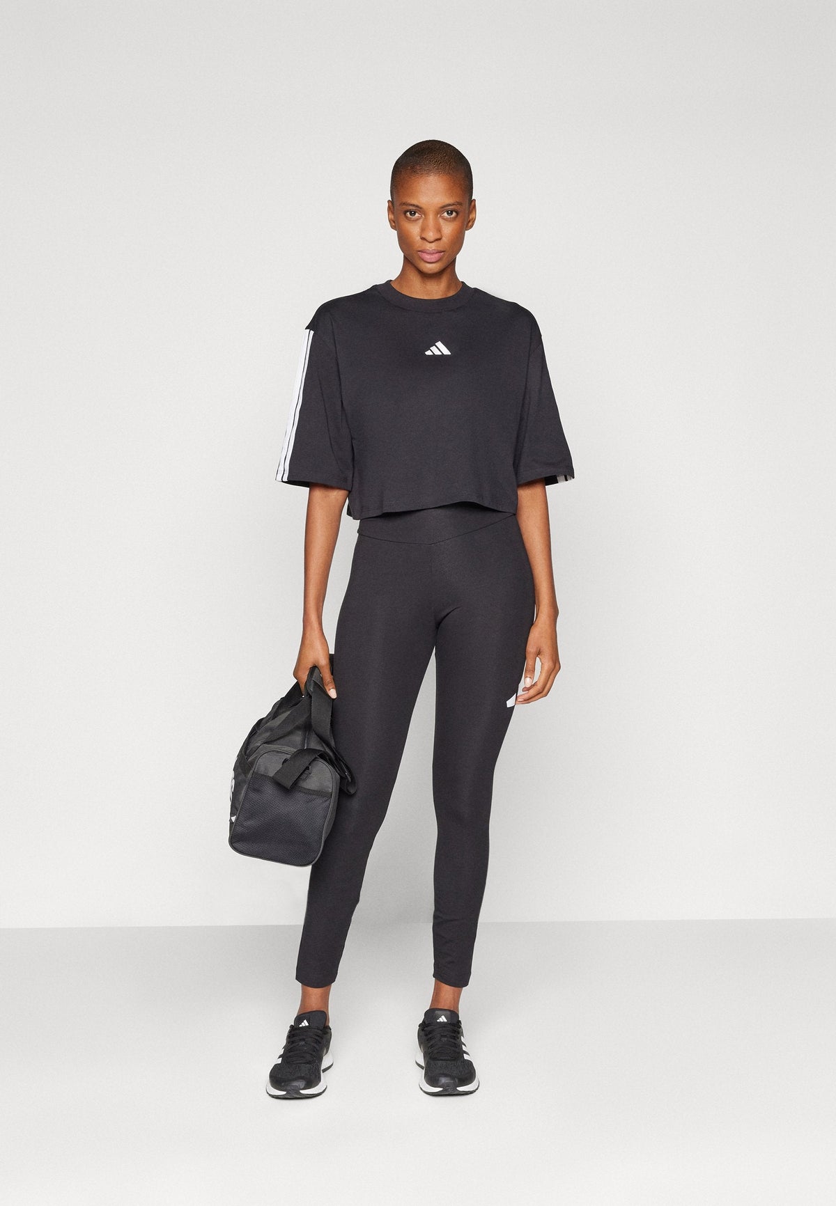 adidas Sportswear Essentials 3 Stripes Loose – T-shirt imprimé Femme – black/white/noir