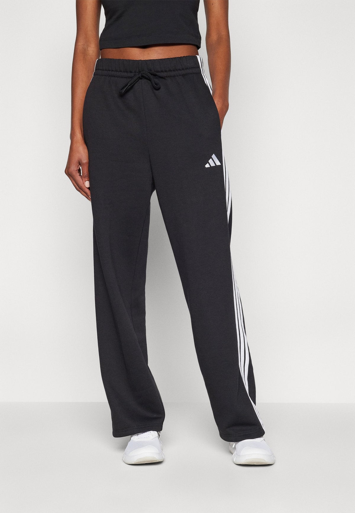adidas Sportswear Essentials 3 Stripes Open Hem Pants – Pantalon de survêtement Femme – black/white/noir