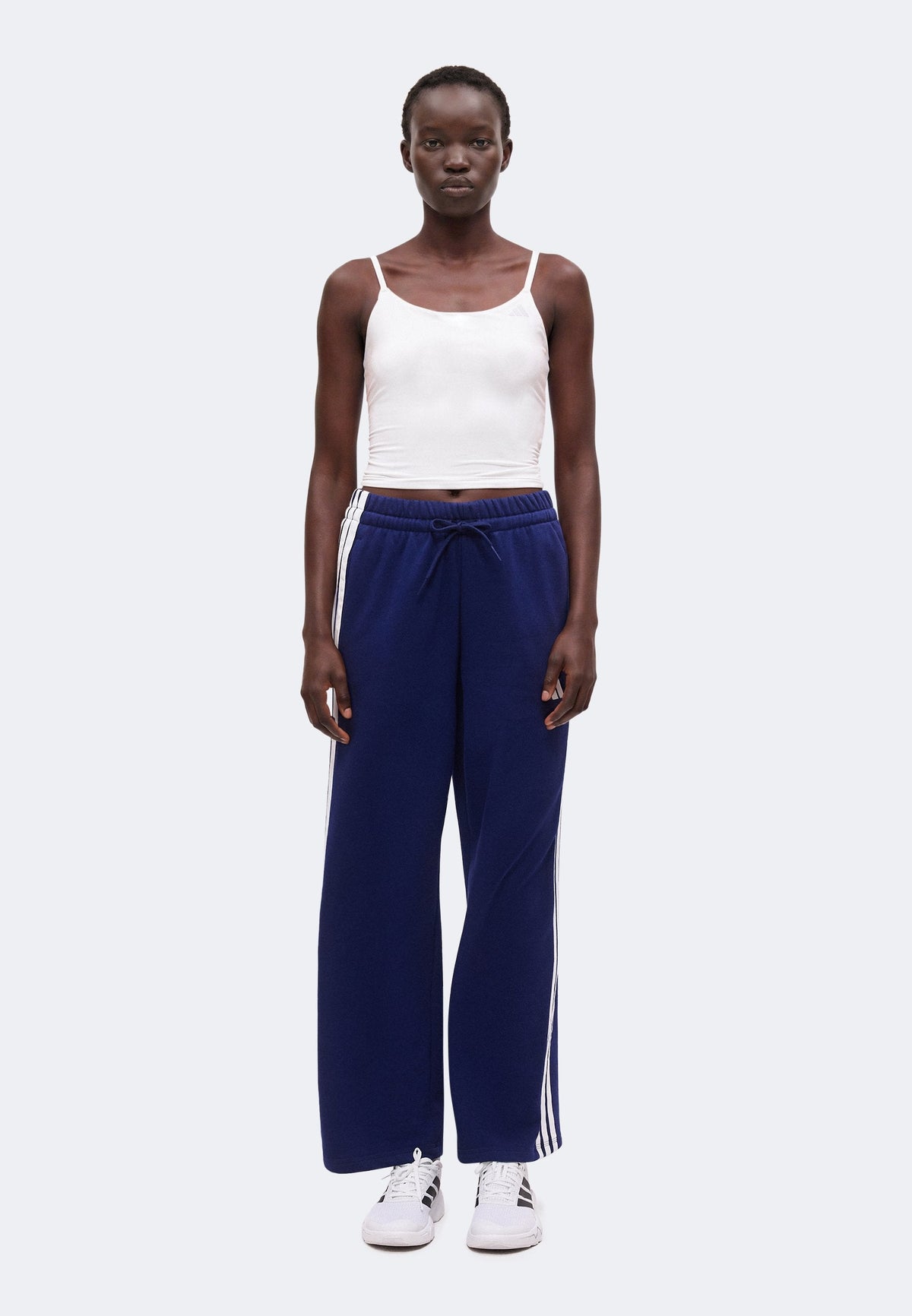 adidas Sportswear Essentials 3 Stripes Open Hem Pants – Pantalon de survêtement Femme – dark blue/white/bleu marine