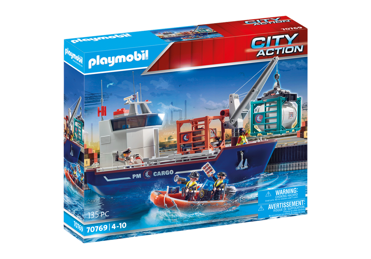 Grand cargo avec bateau de douaniers