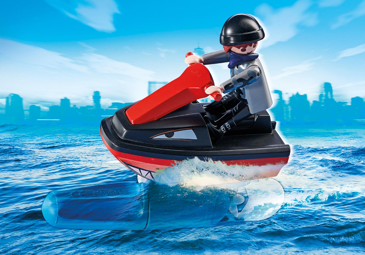 Police Pursuit on the Water