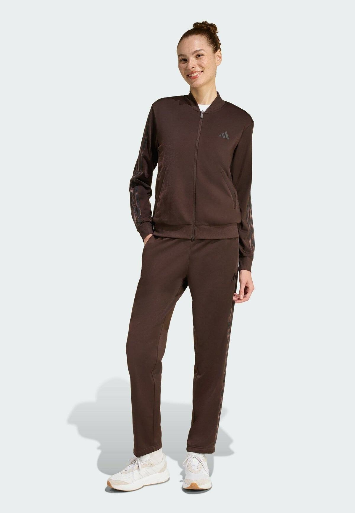 adidas Sportswear Set – Survêtement Femme – aurora coffee   multicolor/marron