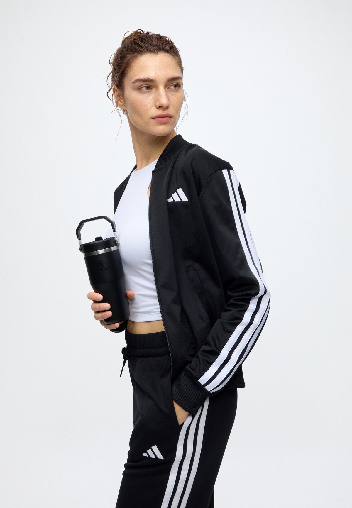 adidas Sportswear Essentials 3 Stripes Cuffed Pants – Pantalon de survêtement Femme – black/white/noir