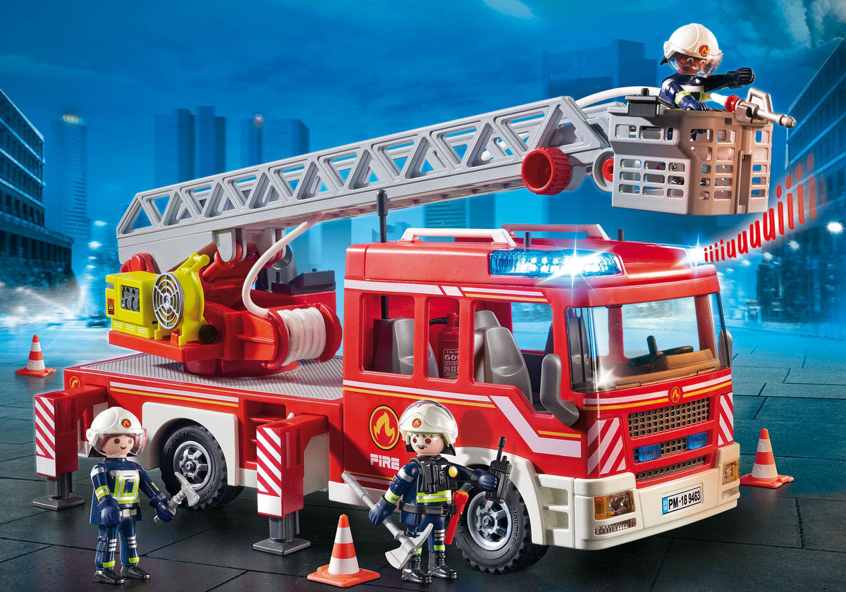 Camion de pompiers avec échelle pivotante