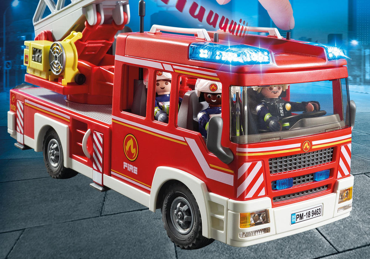 Camion de pompiers avec échelle pivotante