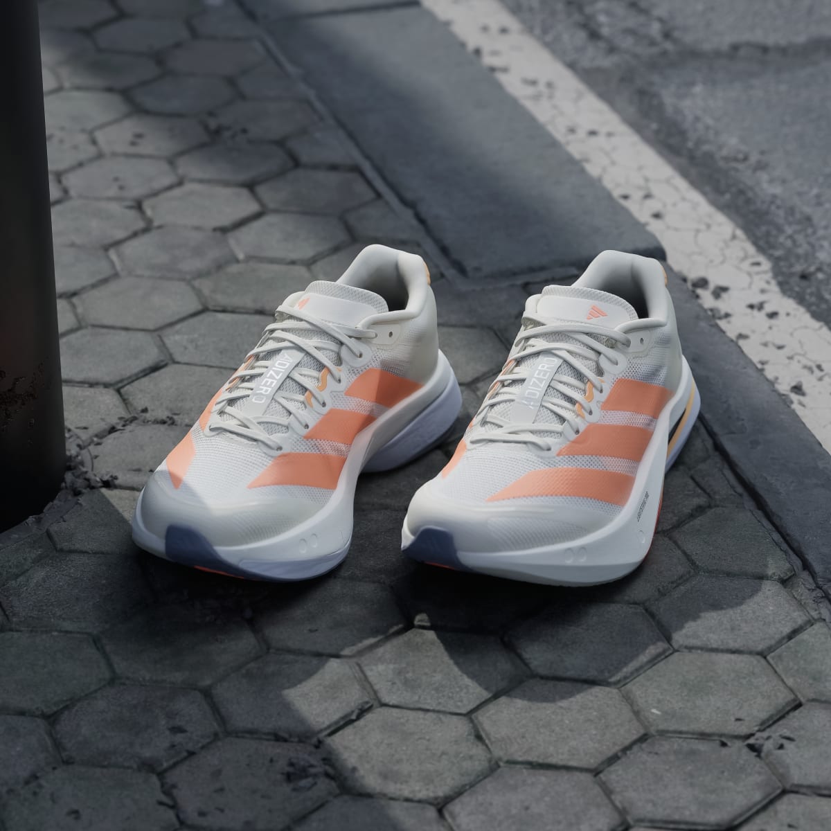 Chaussure Adizero Boston 13 Femme – Off White / Beam Orange / Acid Orange