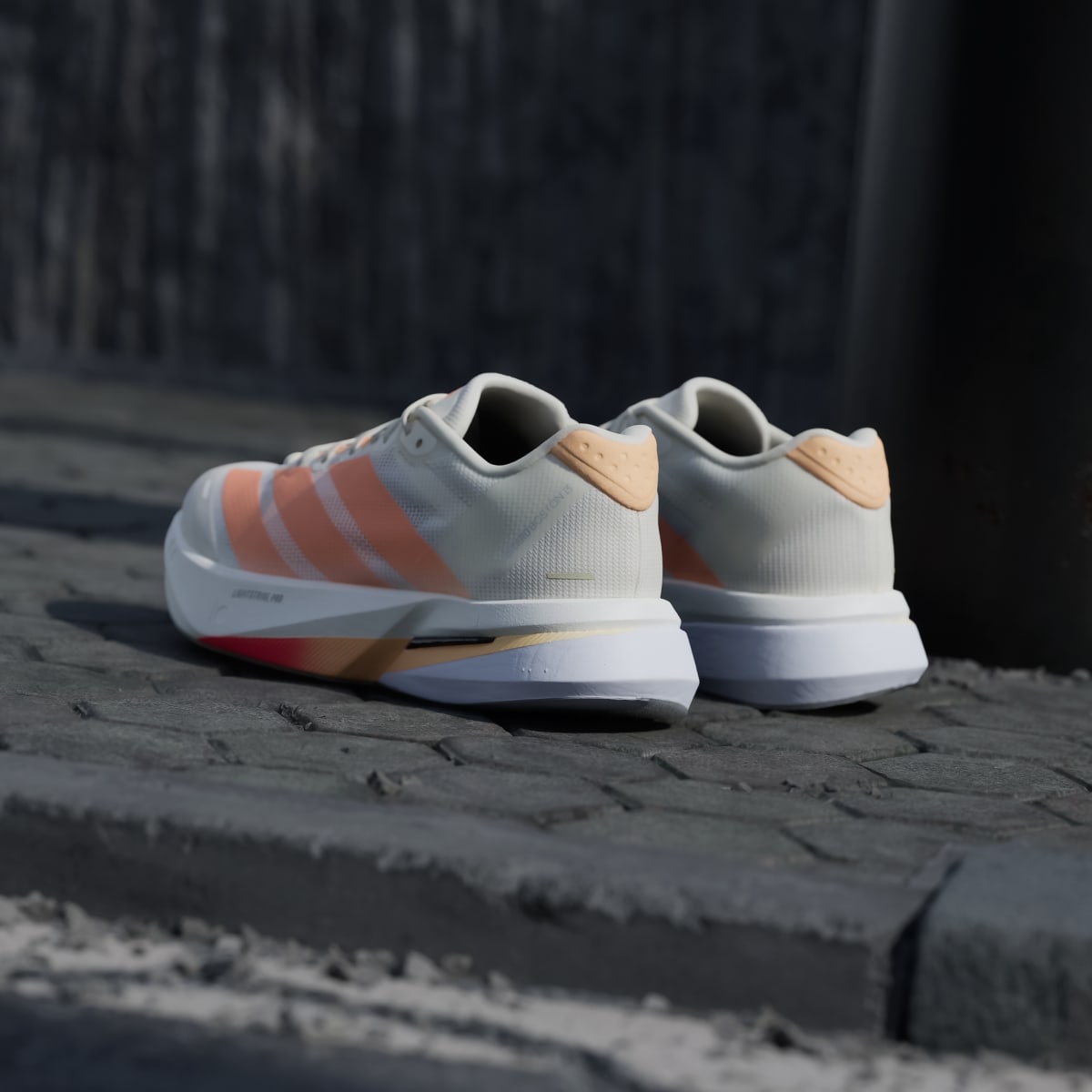 Chaussure Adizero Boston 13 Femme – Off White / Beam Orange / Acid Orange