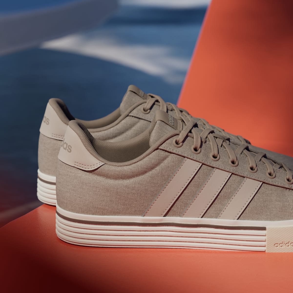 Chaussure Daily 4.0 – Blanch Cargo / Wonder Beige / Off White