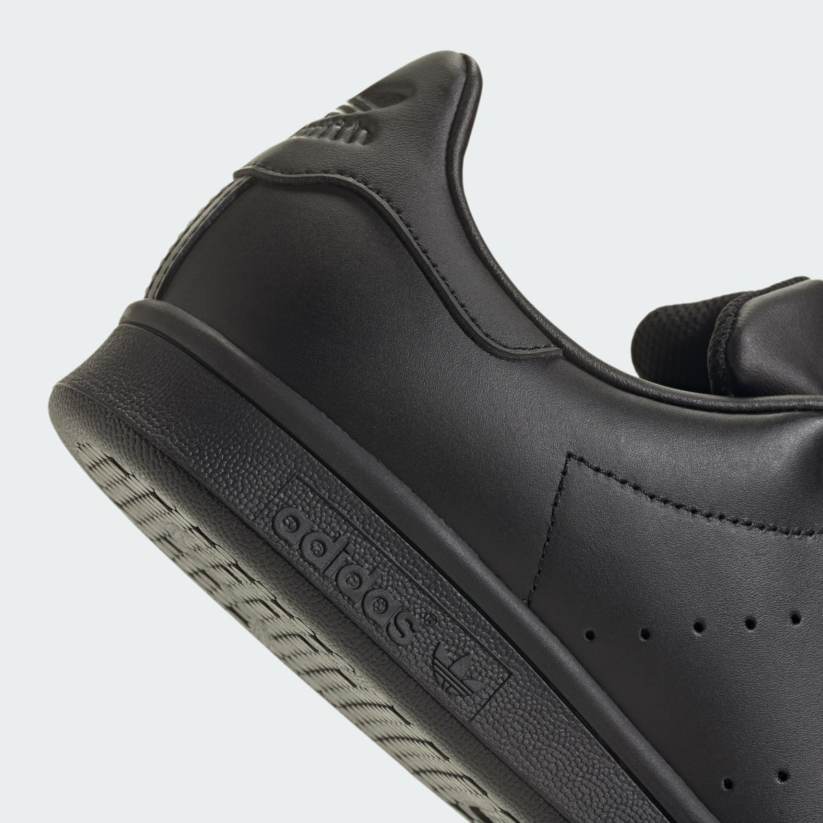 Chaussure Stan Smith – Core Black / Core Black / Core Black