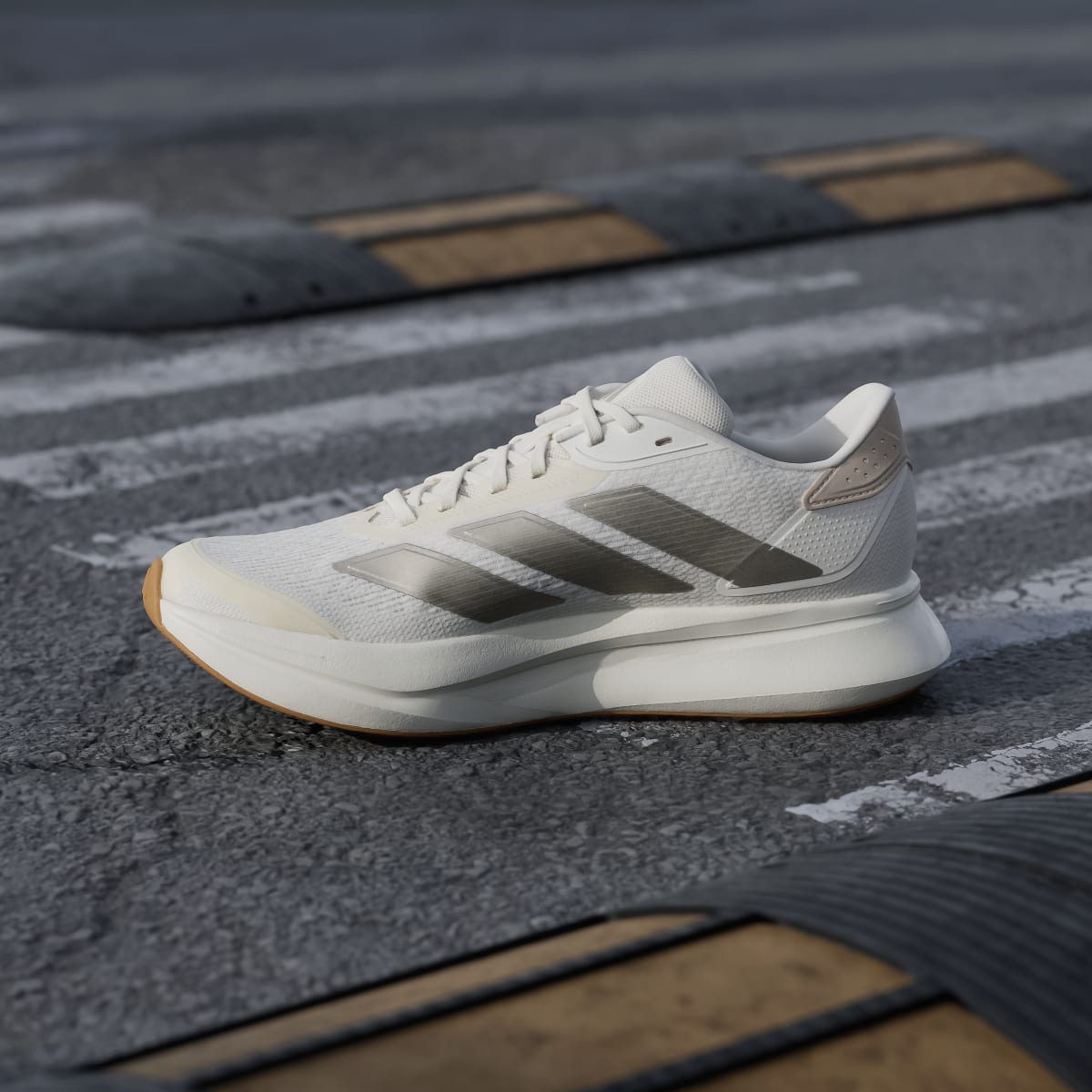 Chaussure de running Duramo SL 2 Femme – Chalk White / Cyber Metallic / Crystal Linen