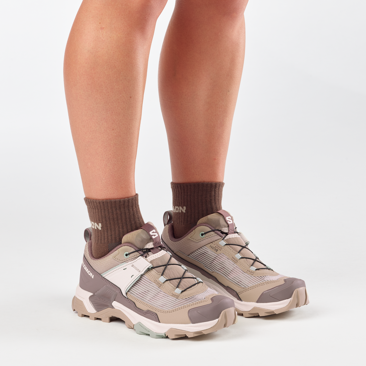 Salomon X ULTRA 5 Femme - Desert Tan / Iron / Green Milieu - vue 4