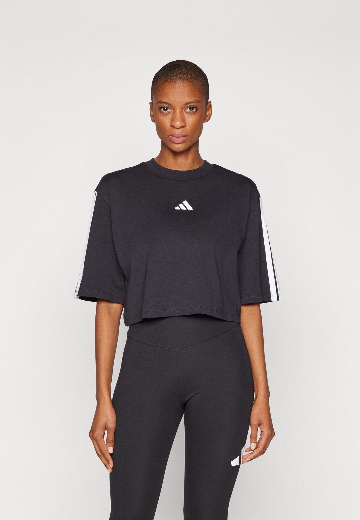 adidas Sportswear Essentials 3 Stripes Loose – T-shirt imprimé Femme – black/white/noir