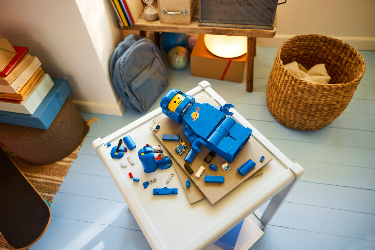 Minifigurine d’astronaute bleu grand format
