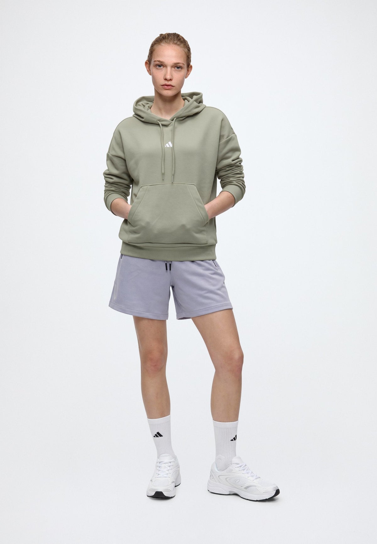 adidas Sportswear Essentials – Sweat à capuche Femme – silver pebble/white/argenté